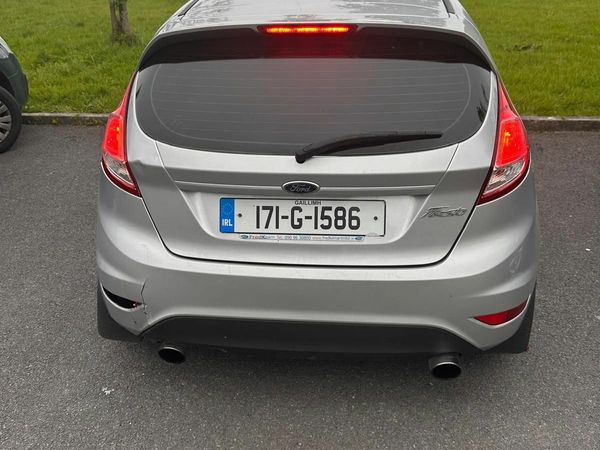Ford Fiesta Hatchback, Diesel, 2017, Grey