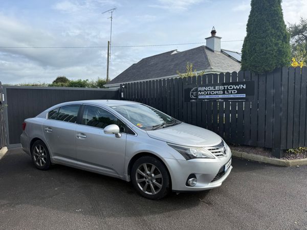 Toyota Avensis Saloon, Diesel, 2014, Silver