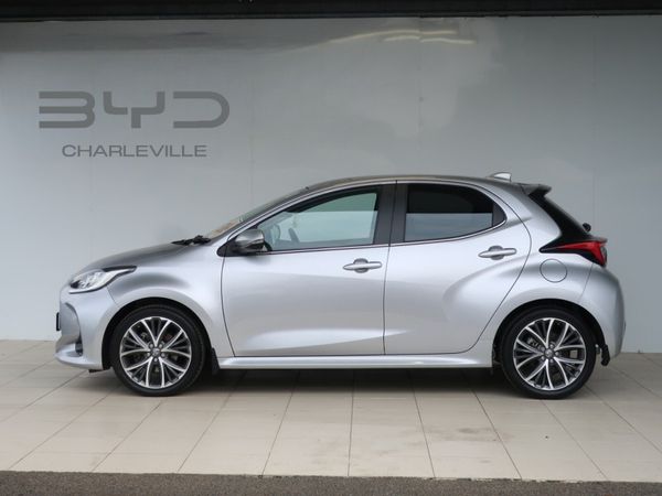 Toyota Yaris Hatchback, Petrol Hybrid, 2023, Grey