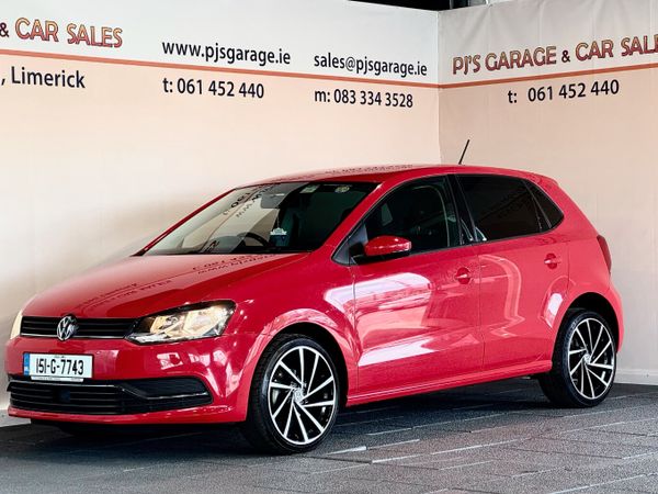 Volkswagen Polo Hatchback, Petrol, 2015, Red