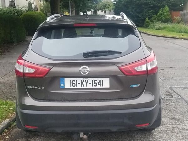 Nissan Qashqai Hatchback, Diesel, 2016, Brown