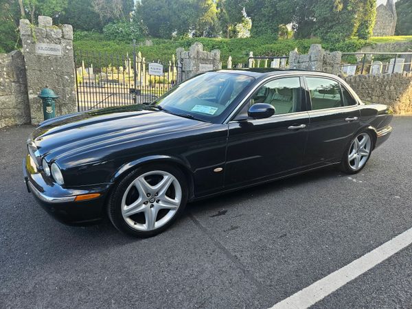 Jaguar XJ Saloon, Petrol, 2007, Black