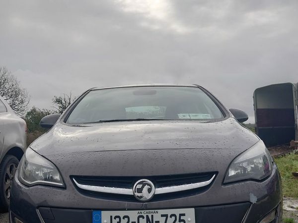 Vauxhall Astra Hatchback, Diesel, 2013, Grey