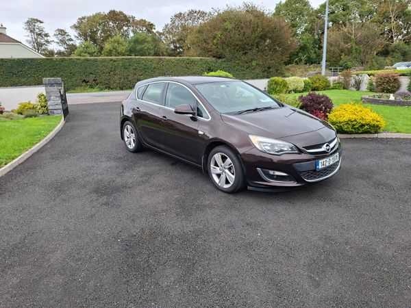 Opel Astra MPV, Petrol, 2014, Brown