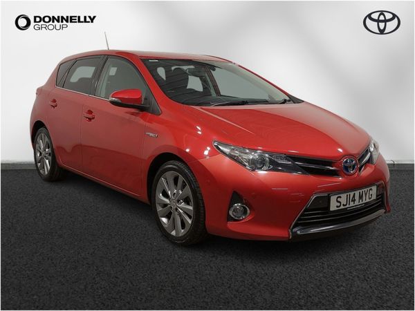 Toyota Auris Hatchback, Petrol Hybrid, 2014, Red