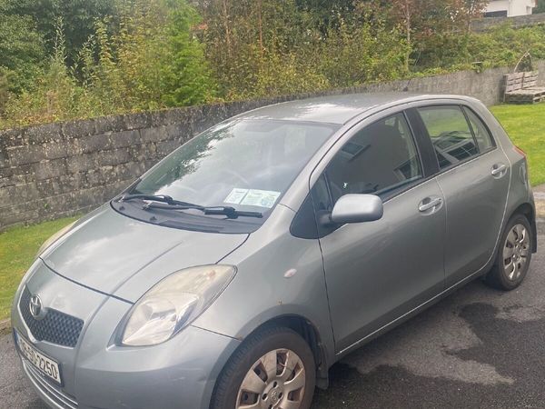 Toyota Yaris Hatchback, Petrol, 2008, Silver