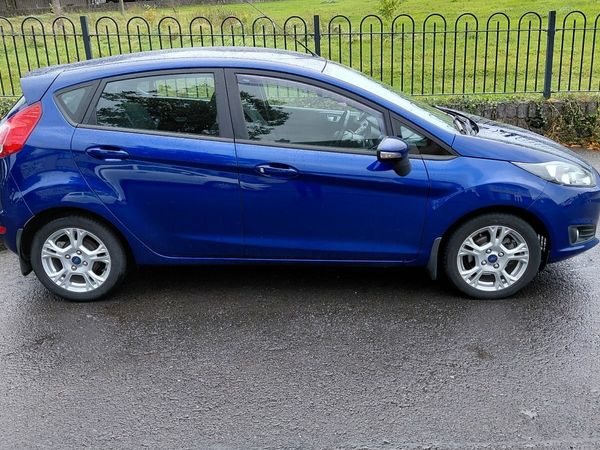 Ford Fiesta Hatchback, Petrol, 2016, Blue