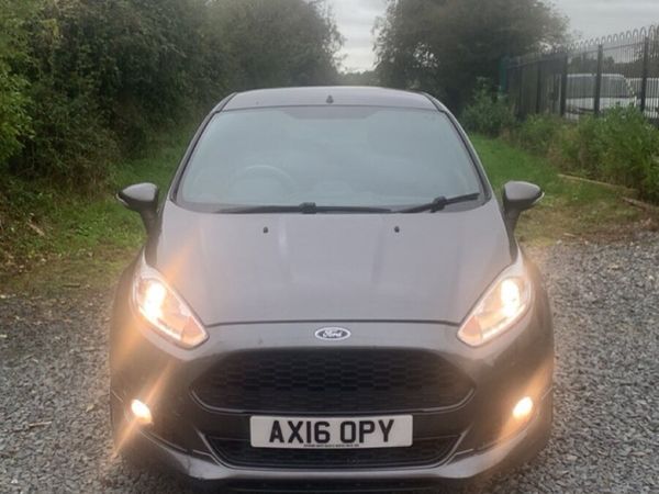 Ford Fiesta Hatchback, Petrol, 2016, Grey