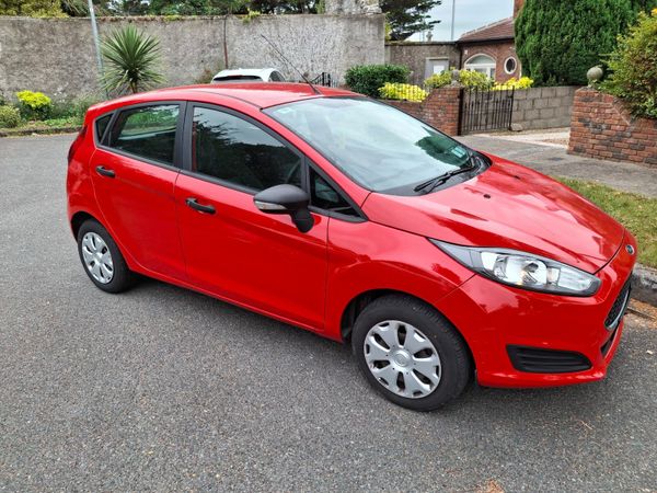 Ford Fiesta Hatchback, Petrol, 2016, Red