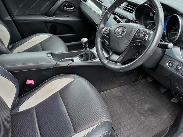 Toyota Avensis Saloon, Diesel, 2016, Bronze