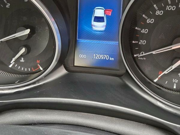 Toyota Avensis Saloon, Diesel, 2016, Bronze