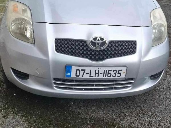 Toyota Yaris Hatchback, Petrol, 2007, Silver