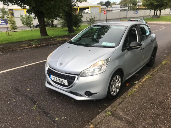 Peugeot 208 Hatchback, Petrol, 2013, Grey