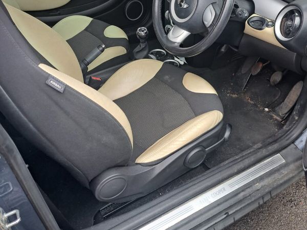 Mini Cooper Hatchback, Diesel, 2009, Blue