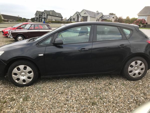 Opel Astra MPV, Diesel, 2012, Black