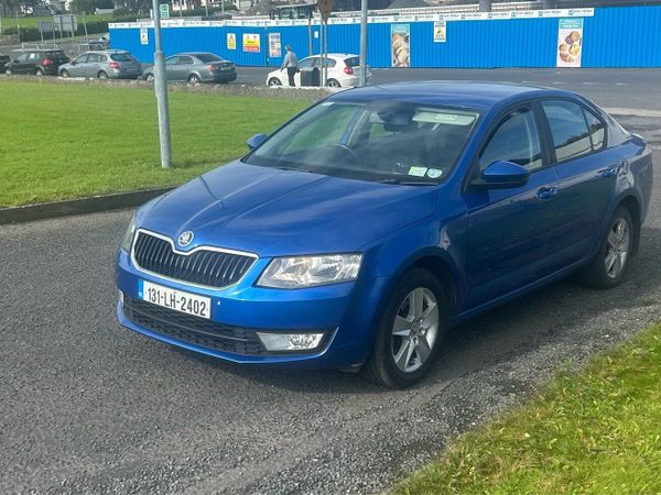 Skoda Octavia Hatchback, Diesel, 2013, Blue