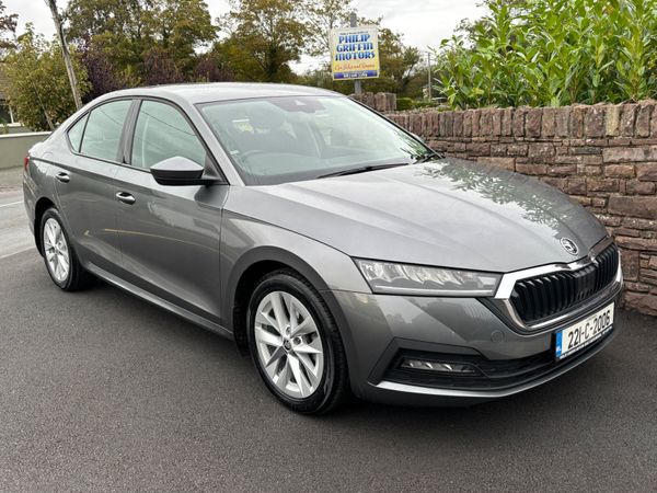 Skoda Octavia Saloon, Diesel, 2022, Grey