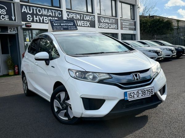 Honda Fit Hatchback, Petrol Hybrid, 2015, White