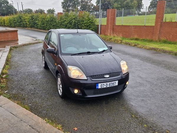 Ford Fiesta Hatchback, Petrol, 2007, Black
