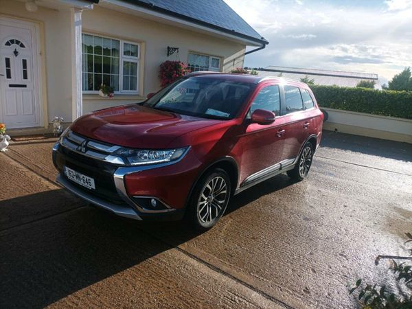 Mitsubishi Outlander SUV, Diesel, 2016, Red