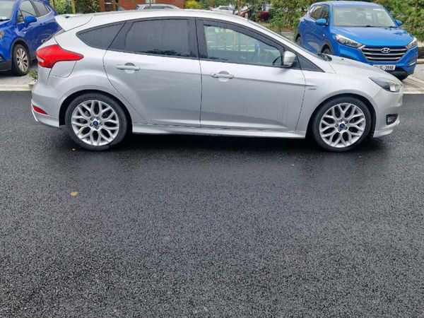 Ford Focus Hatchback, Petrol, 2017, Silver