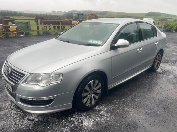 Volkswagen Passat Saloon, Diesel, 2010, Silver