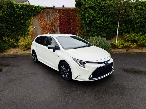 Toyota Corolla Estate, Petrol Hybrid, 2020, White
