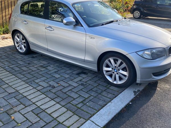 BMW 1-Series Hatchback, Diesel, 2011, Silver