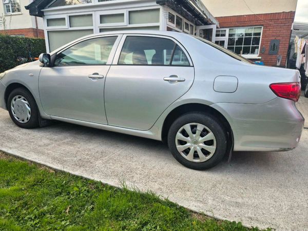 Toyota Corolla Saloon, Petrol, 2010, Silver