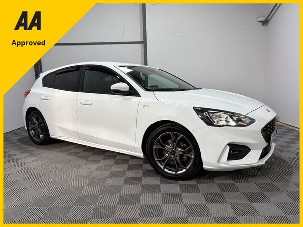 Ford Focus Hatchback, Petrol Hybrid, 2022, White