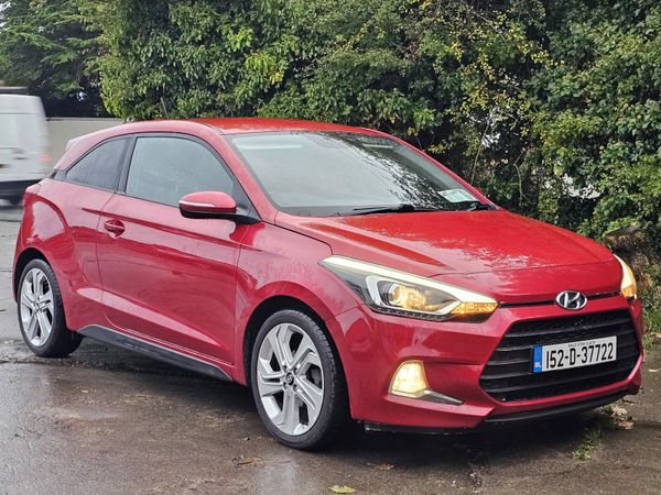 Hyundai i20 Coupe, Petrol, 2015, Red