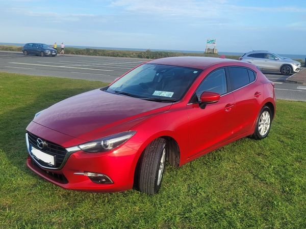 Mazda Mazda3 Hatchback, Petrol, 2018, Red