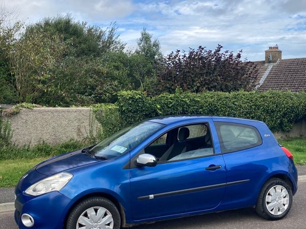 Renault Clio Hatchback, Petrol, 2011, Blue