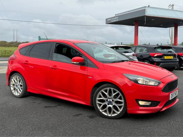 Ford Focus Hatchback, Diesel, 2017, Red