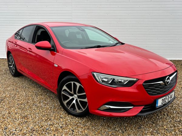 Opel Insignia Hatchback, Diesel, 2020, Red