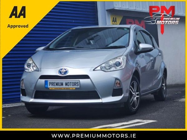 Toyota Aqua Hatchback, Petrol Hybrid, 2014, Silver