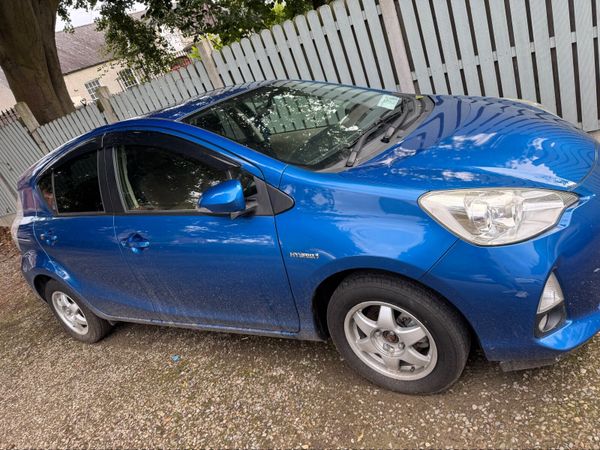Toyota Aqua Hatchback, Petrol Hybrid, 2013, Blue