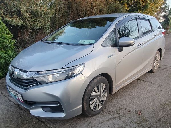 Honda Shuttle MPV, Petrol Hybrid, 2017, Silver