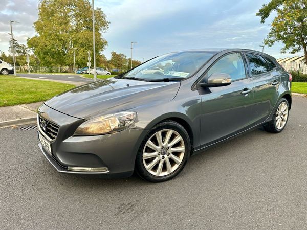 Volvo V40 Hatchback, Diesel, 2014, Grey