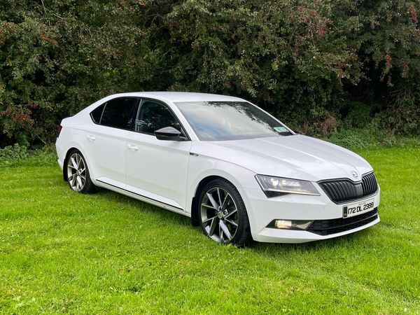 Skoda Superb Hatchback, Diesel, 2017, White
