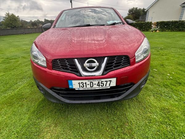 Nissan Qashqai MPV, Diesel, 2013, Red