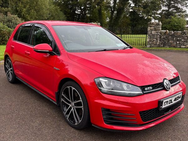 Volkswagen Golf Hatchback, Diesel, 2017, Red