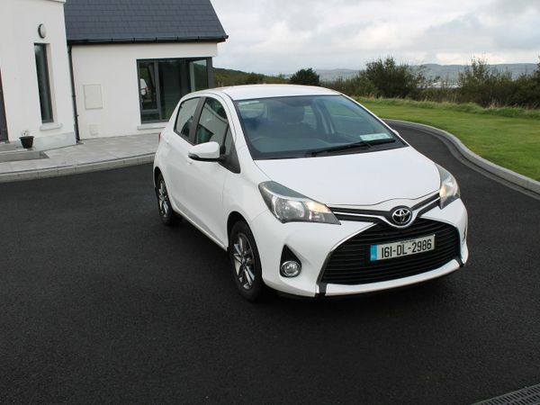 Toyota Yaris Hatchback, Petrol, 2016, White