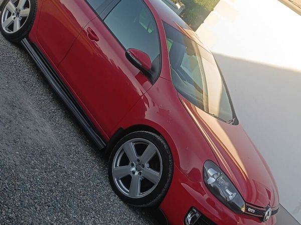 Volkswagen Golf Hatchback, Diesel, 2010, Red