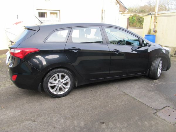 Hyundai i30 Estate/Jeep, Diesel, 2014, Black