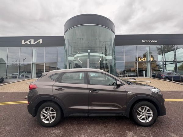 Hyundai Tucson MPV, Petrol, 2017, Brown