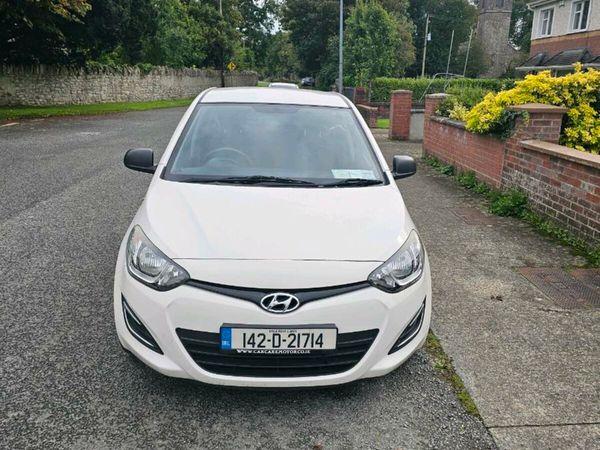 Hyundai i20 Hatchback, Diesel, 2014, White