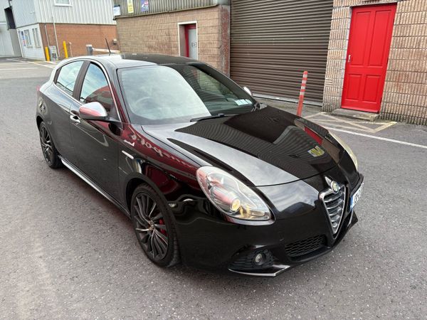 Alfa Romeo Giulietta Hatchback, Petrol, 2013, Black