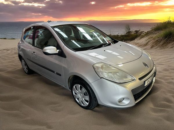 Renault Clio Hatchback, Ethanol Petrol, 2011, Silver