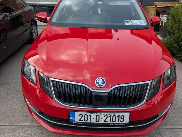 Skoda Octavia Estate, Petrol, 2020, Red